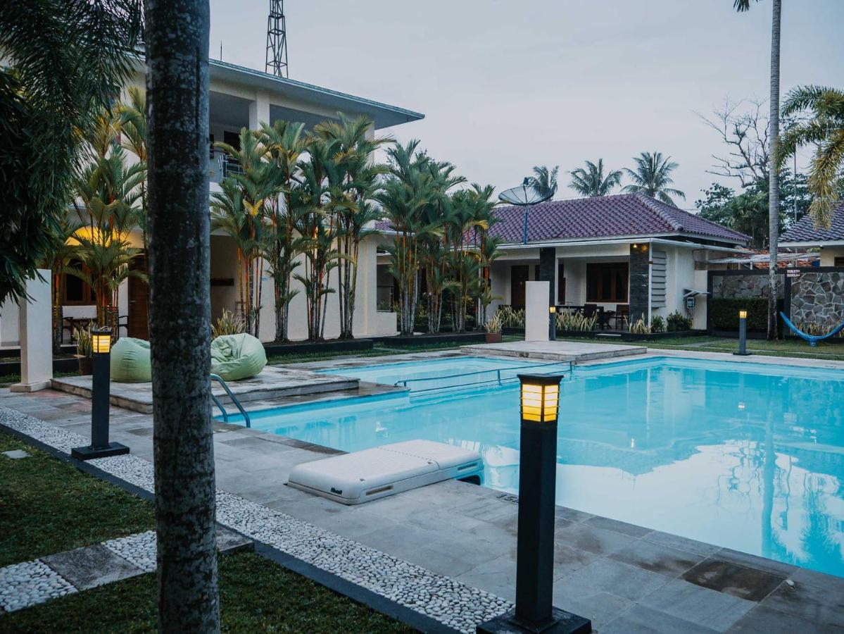 Sunrise Resort Batukaras Экстерьер фото